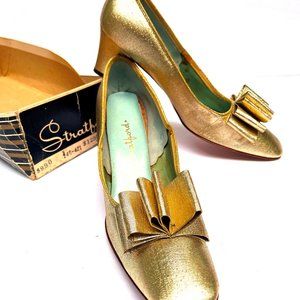 Vintage Gold Metallic BOW STRATFORD Pump Heel Sz 8 A 1960's NOS NEW in Box
